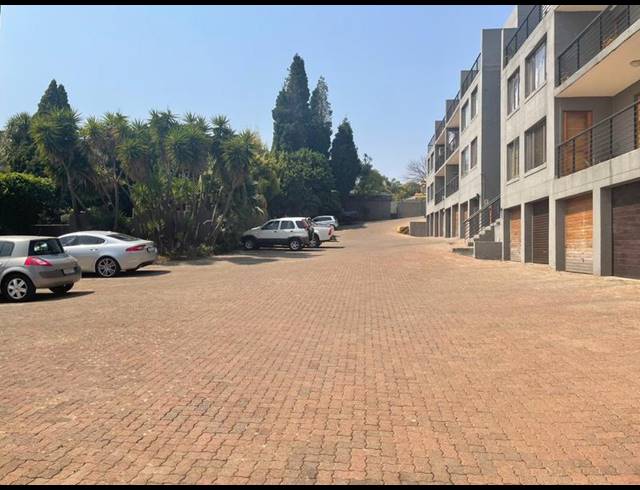 2 BEDROOM APARTMENT FOR SALE IN NORTHCLIFF
